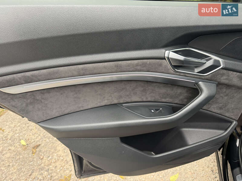 Позашляховик / Кросовер Audi e-tron 2019 в Одесі