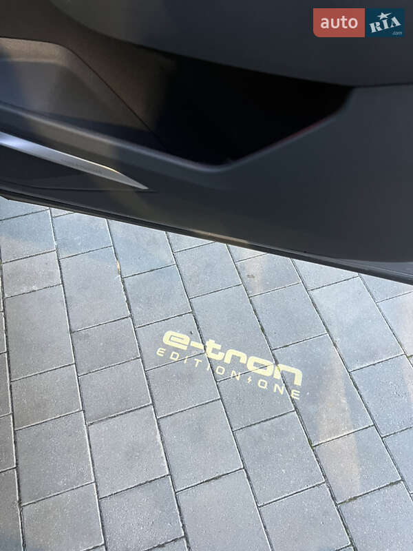 Позашляховик / Кросовер Audi e-tron 2020 в Києві