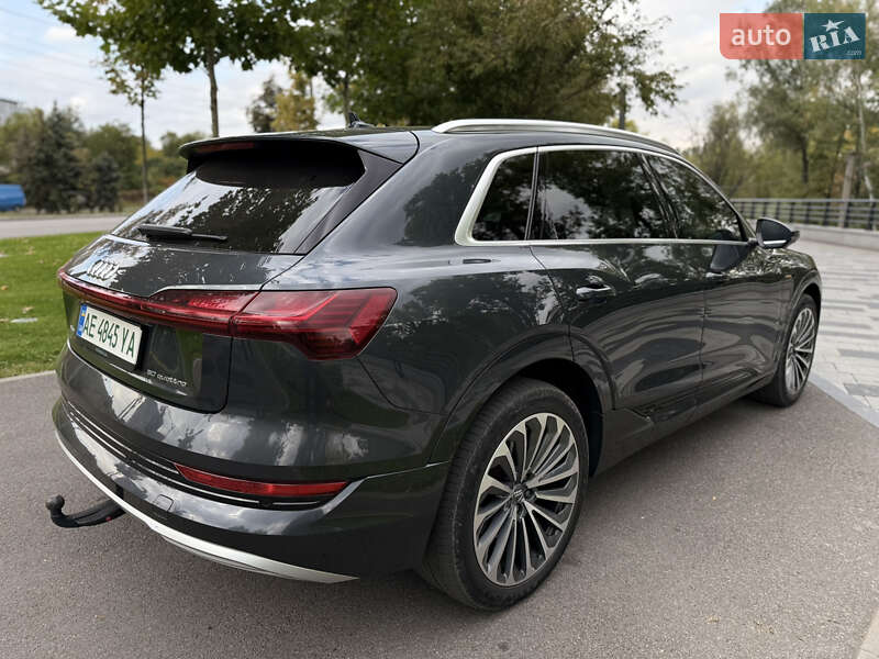 Позашляховик / Кросовер Audi e-tron 2020 в Дніпрі