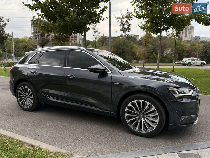 Позашляховик / Кросовер Audi e-tron 2020 в Дніпрі