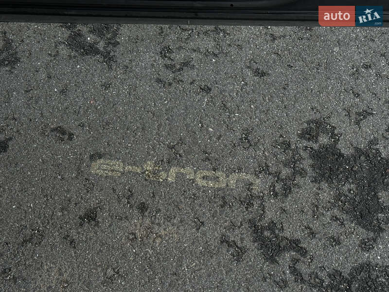 Позашляховик / Кросовер Audi e-tron 2020 в Львові фото 36 Позашляховик / Кросовер Audi e-tron 2020 в Львові