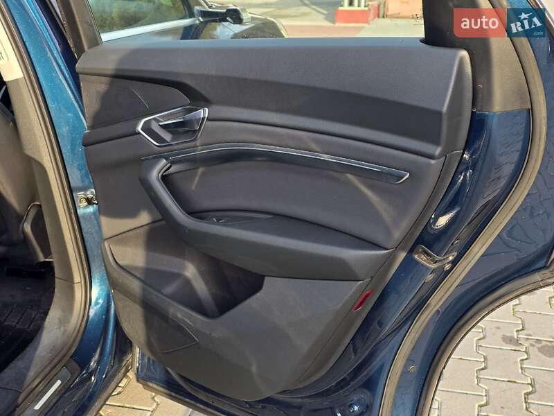 Позашляховик / Кросовер Audi e-tron 2019 в Тернополі фото 41 Позашляховик / Кросовер Audi e-tron 2019 в Тернополі