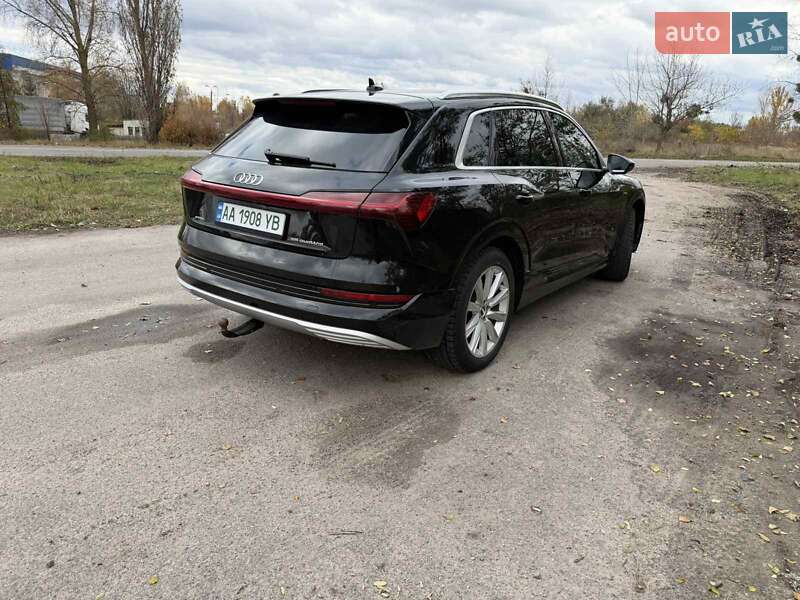 Внедорожник / Кроссовер Audi e-tron 2019 в Киеве