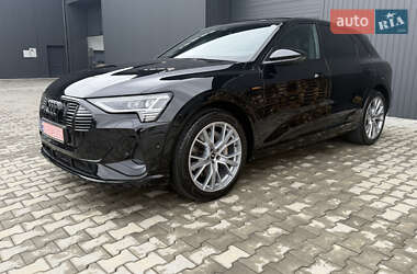 Позашляховик / Кросовер Audi e-tron 2022 в Іршаві
