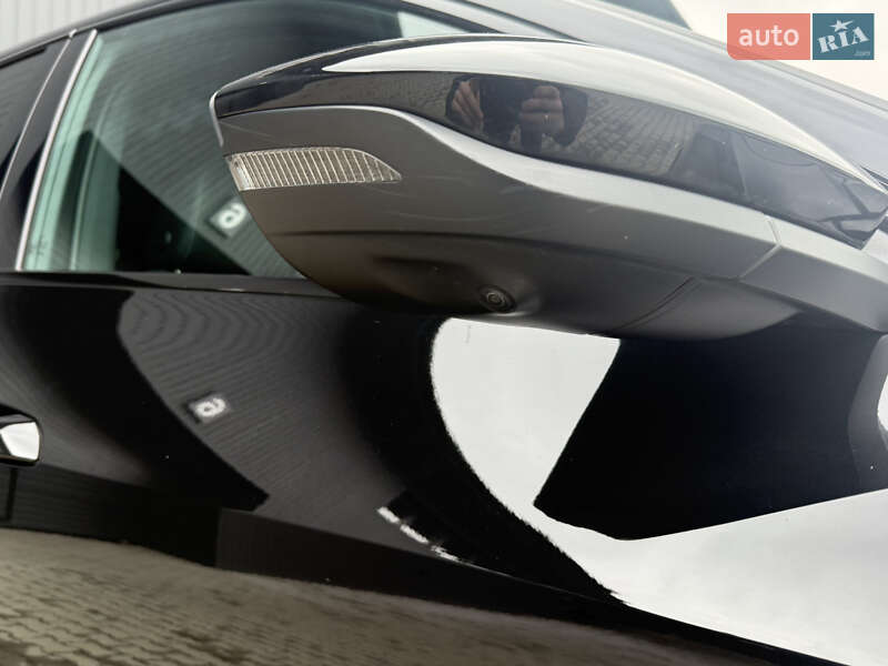 Позашляховик / Кросовер Audi e-tron 2022 в Іршаві