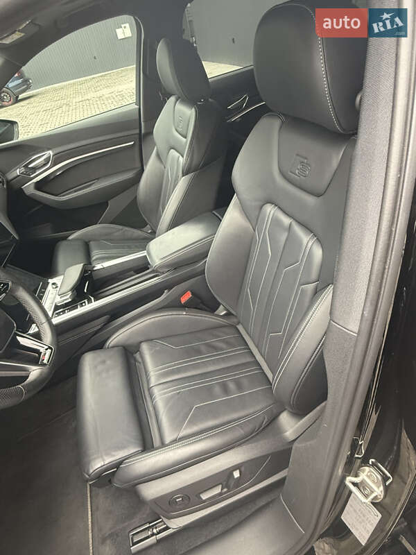 Позашляховик / Кросовер Audi e-tron 2022 в Іршаві