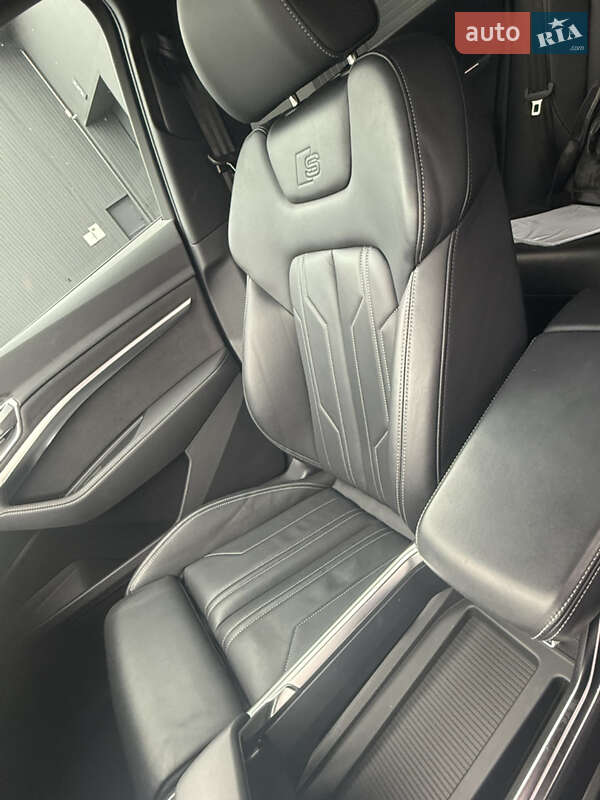 Позашляховик / Кросовер Audi e-tron 2022 в Іршаві