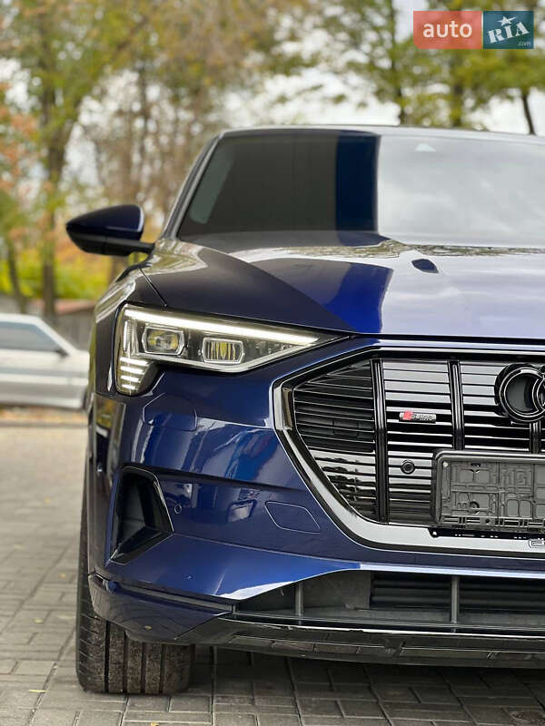 Внедорожник / Кроссовер Audi e-tron 2022 в Днепре