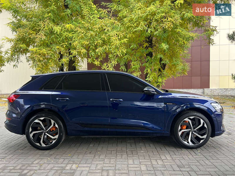 Внедорожник / Кроссовер Audi e-tron 2022 в Днепре