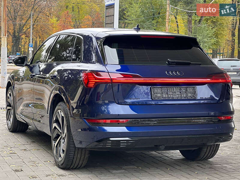 Внедорожник / Кроссовер Audi e-tron 2022 в Днепре