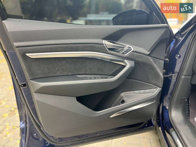 Внедорожник / Кроссовер Audi e-tron 2022 в Днепре