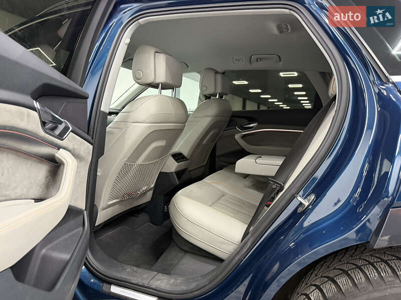 Позашляховик / Кросовер Audi e-tron 2019 в Одесі