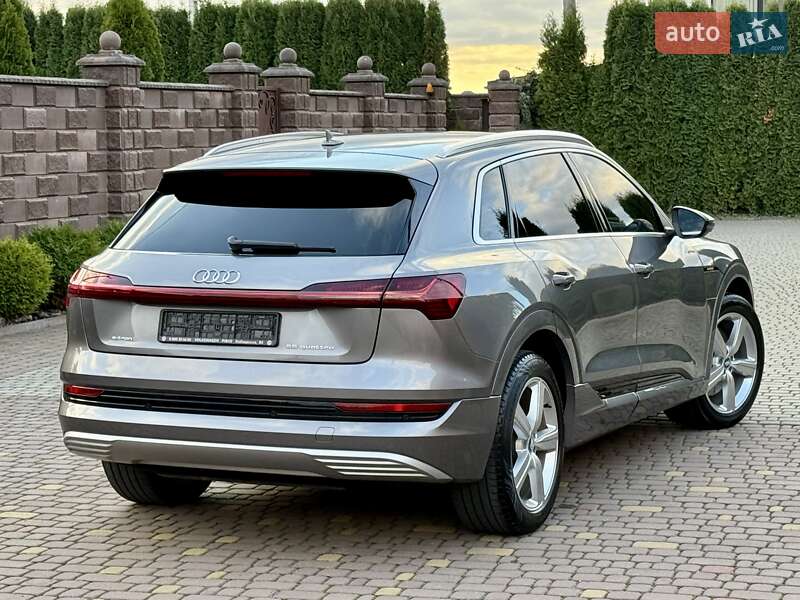 Позашляховик / Кросовер Audi e-tron 2019 в Рівному