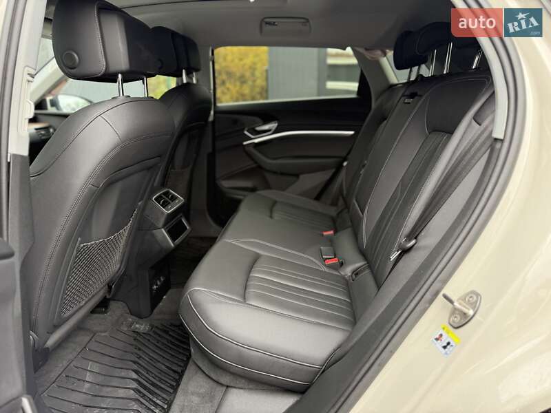 Позашляховик / Кросовер Audi e-tron 2019 в Львові
