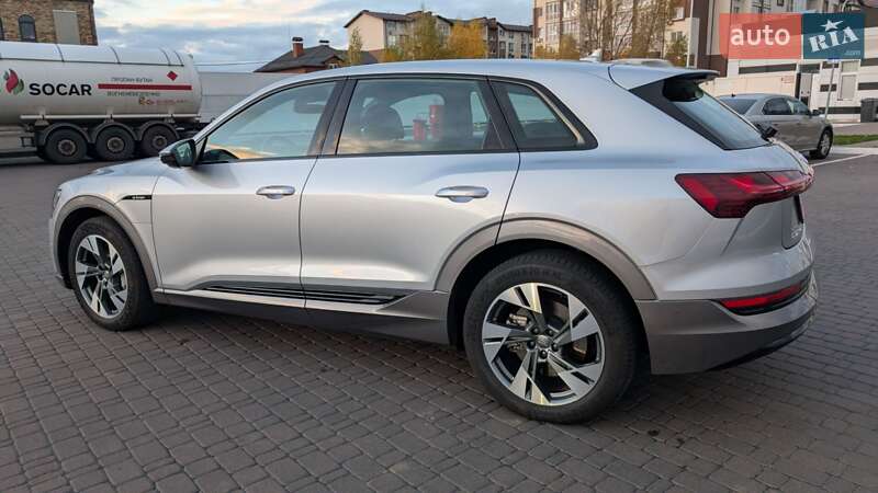 Позашляховик / Кросовер Audi e-tron 2020 в Києві