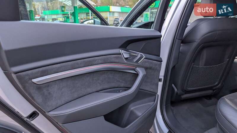 Позашляховик / Кросовер Audi e-tron 2020 в Києві