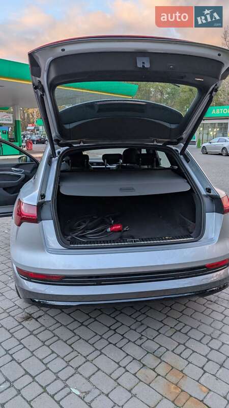 Позашляховик / Кросовер Audi e-tron 2020 в Києві