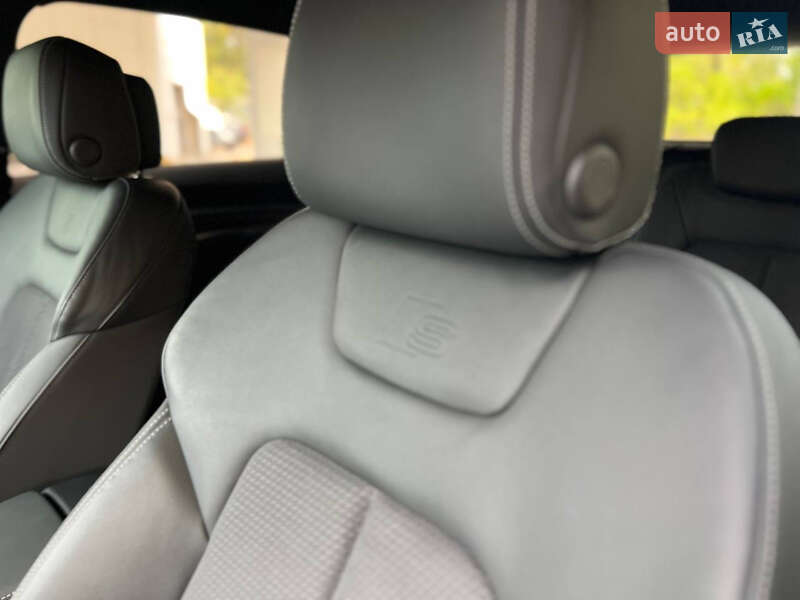 Позашляховик / Кросовер Audi e-tron 2022 в Дніпрі