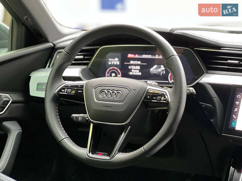 Позашляховик / Кросовер Audi e-tron 2022 в Дніпрі