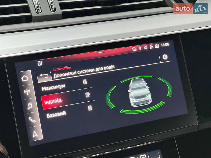 Позашляховик / Кросовер Audi e-tron 2022 в Дніпрі