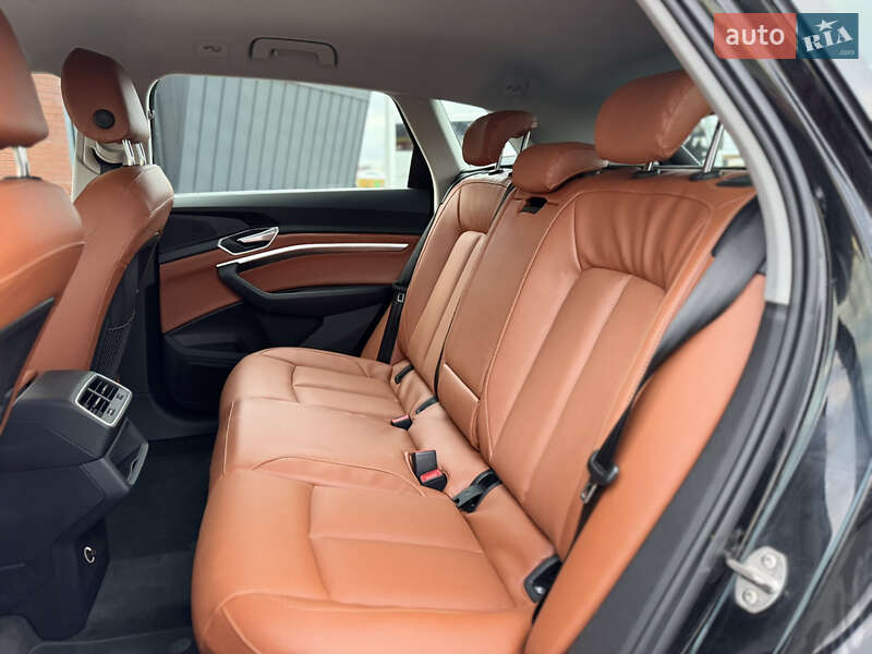 Позашляховик / Кросовер Audi e-tron 2019 в Рівному фото 35 Позашляховик / Кросовер Audi e-tron 2019 в Рівному