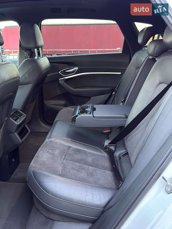 Внедорожник / Кроссовер Audi e-tron 2020 в Черновцах фото 14 Внедорожник / Кроссовер Audi e-tron 2020 в Черновцах