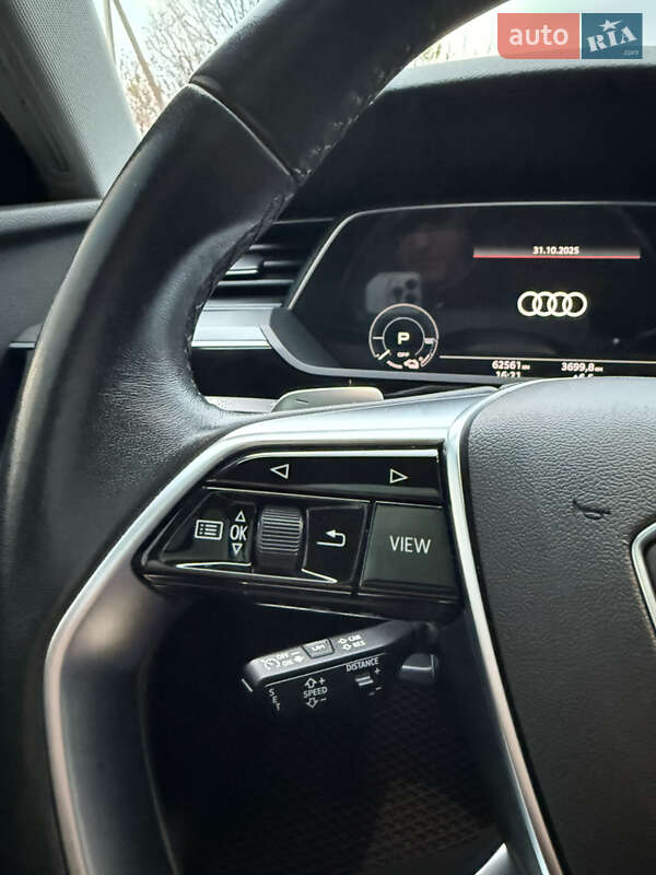 Позашляховик / Кросовер Audi e-tron 2022 в Бердичеві