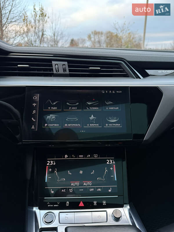 Позашляховик / Кросовер Audi e-tron 2022 в Бердичеві