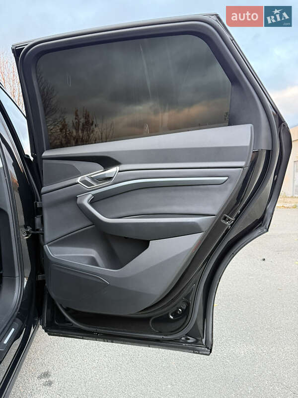 Позашляховик / Кросовер Audi e-tron 2022 в Бердичеві