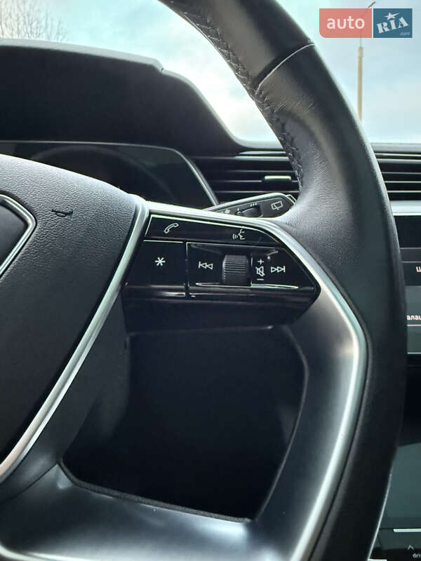 Позашляховик / Кросовер Audi e-tron 2022 в Бердичеві