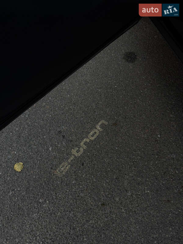 Позашляховик / Кросовер Audi e-tron 2022 в Бердичеві