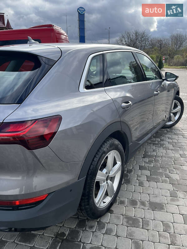 Позашляховик / Кросовер Audi e-tron 2022 в Старокостянтинові