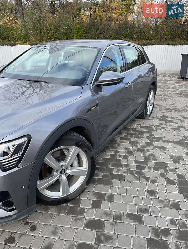 Позашляховик / Кросовер Audi e-tron 2022 в Старокостянтинові