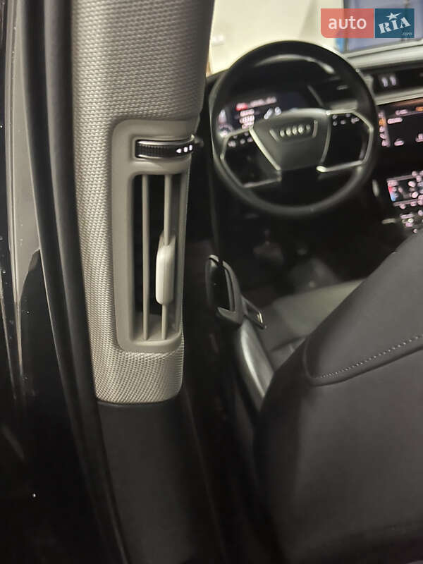 Позашляховик / Кросовер Audi e-tron 2018 в Тернополі фото 27 Позашляховик / Кросовер Audi e-tron 2018 в Тернополі