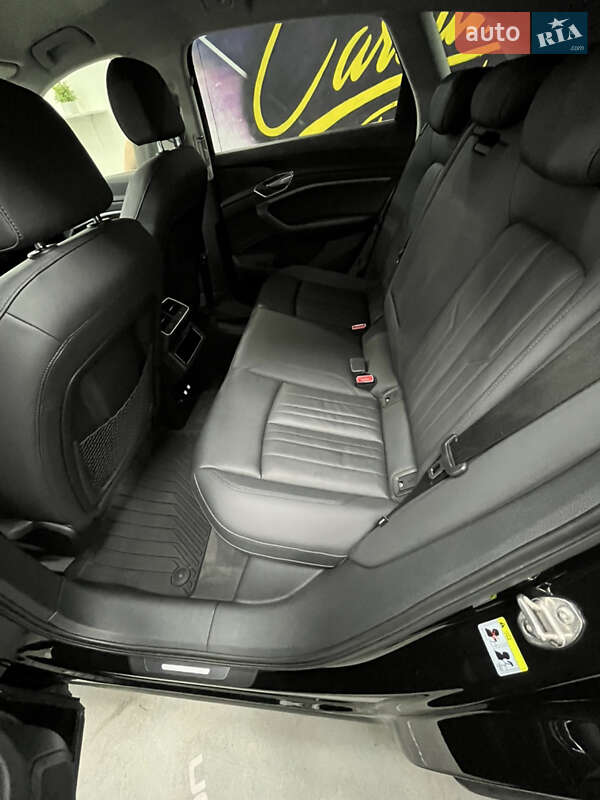 Позашляховик / Кросовер Audi e-tron 2018 в Тернополі фото 35 Позашляховик / Кросовер Audi e-tron 2018 в Тернополі