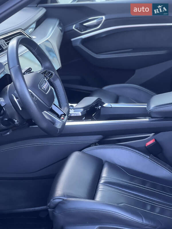 Внедорожник / Кроссовер Audi e-tron 2021 в Ужгороде фото 39 Внедорожник / Кроссовер Audi e-tron 2021 в Ужгороде
