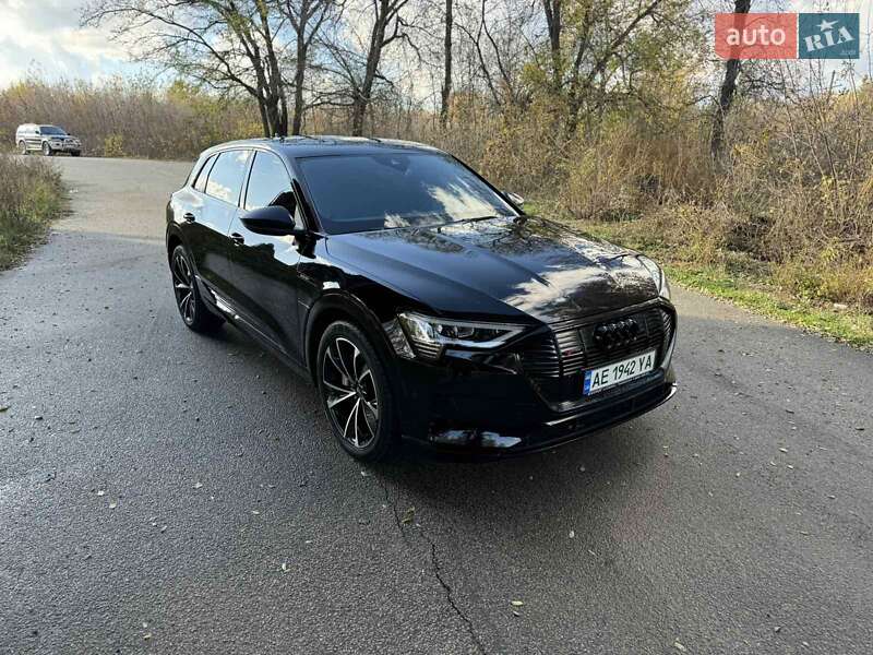 Внедорожник / Кроссовер Audi e-tron 2021 в Днепре