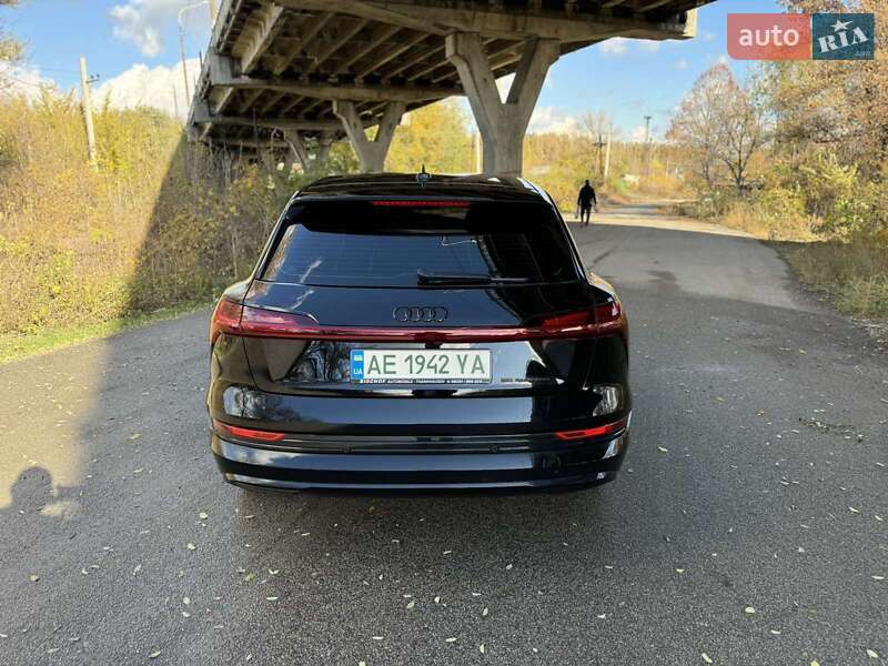 Внедорожник / Кроссовер Audi e-tron 2021 в Днепре