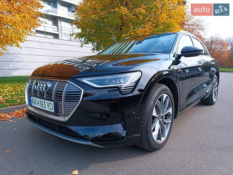 Внедорожник / Кроссовер Audi e-tron 2022 в Киеве