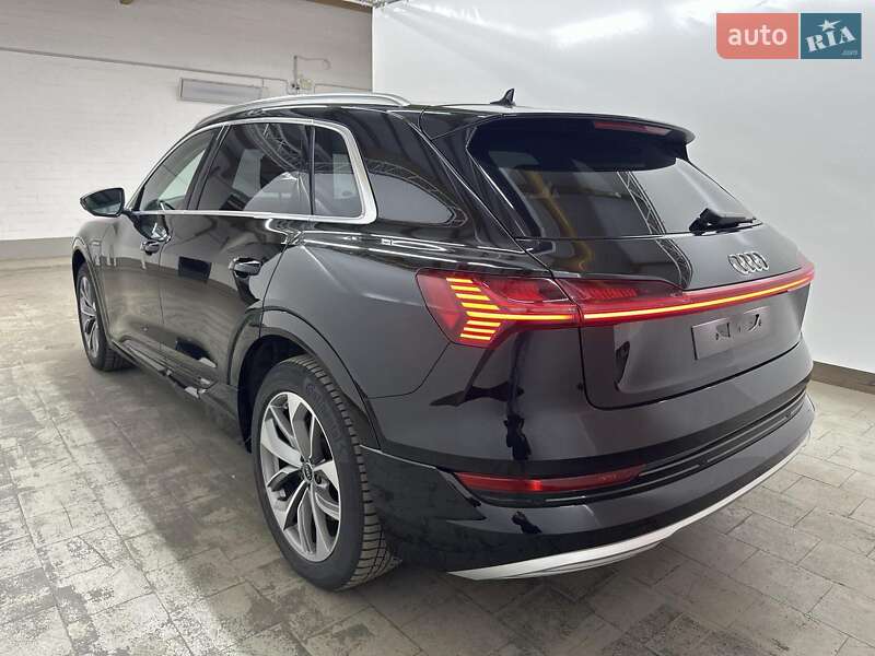 Внедорожник / Кроссовер Audi e-tron 2022 в Киеве