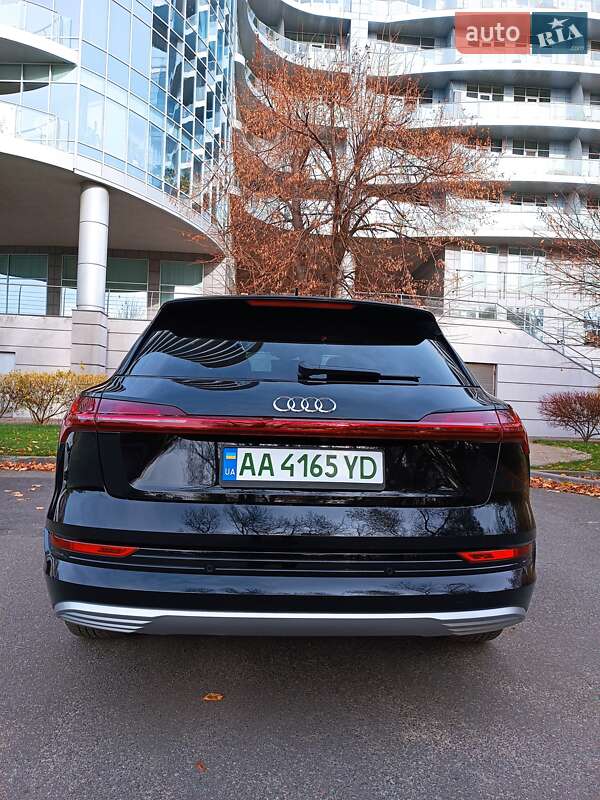 Внедорожник / Кроссовер Audi e-tron 2022 в Киеве