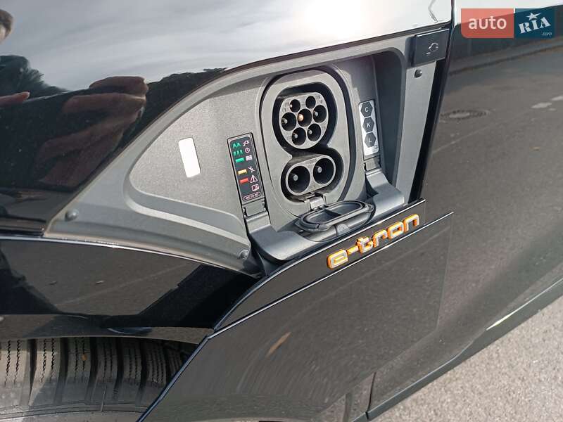 Внедорожник / Кроссовер Audi e-tron 2022 в Киеве
