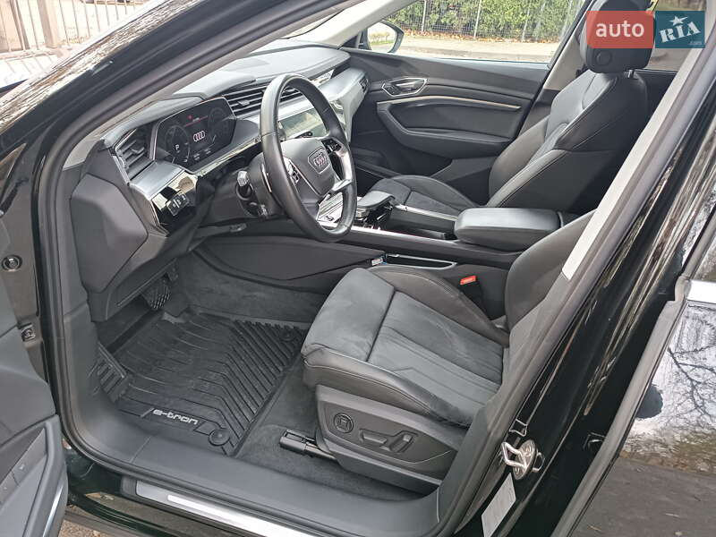 Внедорожник / Кроссовер Audi e-tron 2022 в Киеве