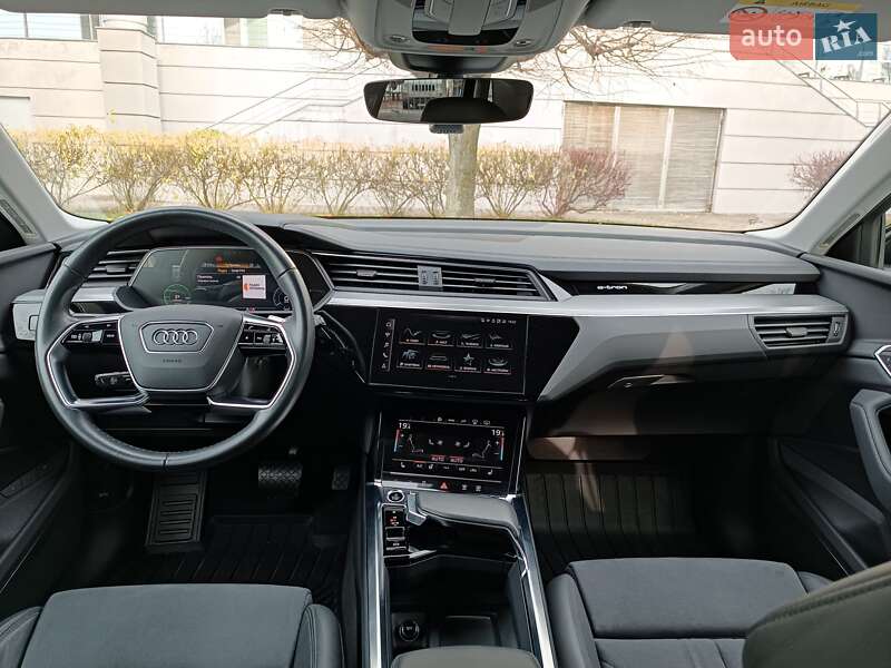 Внедорожник / Кроссовер Audi e-tron 2022 в Киеве