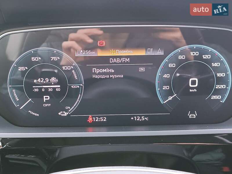 Внедорожник / Кроссовер Audi e-tron 2022 в Киеве