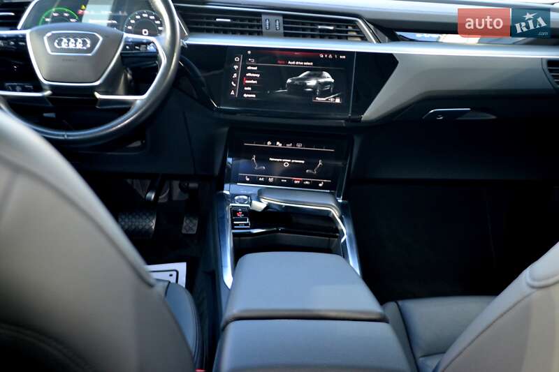 Позашляховик / Кросовер Audi e-tron 2020 в Хмельницькому фото 42 Позашляховик / Кросовер Audi e-tron 2020 в Хмельницькому