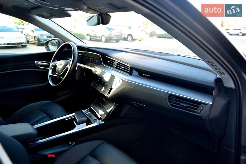 Позашляховик / Кросовер Audi e-tron 2020 в Хмельницькому фото 52 Позашляховик / Кросовер Audi e-tron 2020 в Хмельницькому