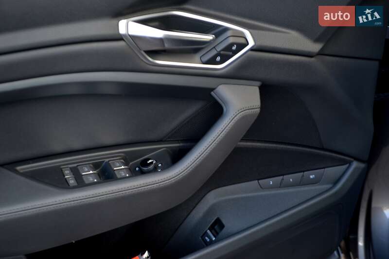 Позашляховик / Кросовер Audi e-tron 2020 в Хмельницькому фото 115 Позашляховик / Кросовер Audi e-tron 2020 в Хмельницькому