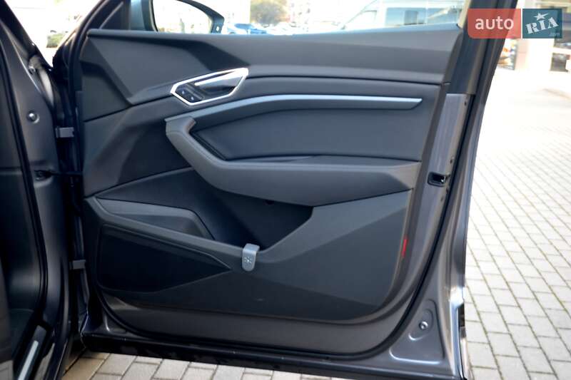 Позашляховик / Кросовер Audi e-tron 2020 в Хмельницькому фото 173 Позашляховик / Кросовер Audi e-tron 2020 в Хмельницькому