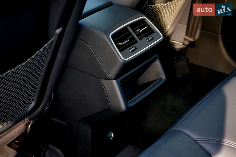 Позашляховик / Кросовер Audi e-tron 2020 в Хмельницькому фото 187 Позашляховик / Кросовер Audi e-tron 2020 в Хмельницькому